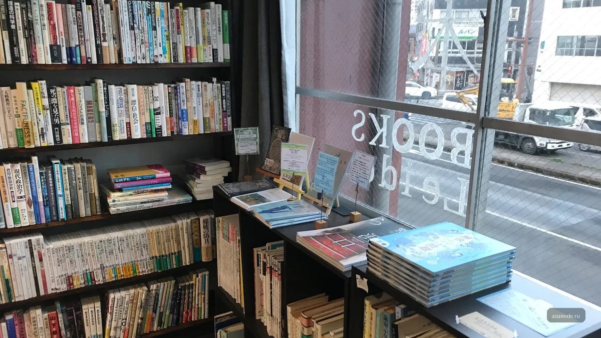 Тайные покупатели скупают редкие книги в Японии: ИИ за всем этим?